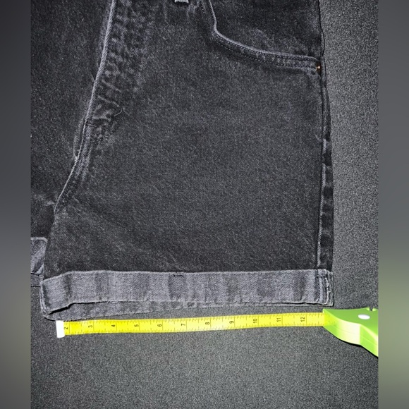 Levi Jean Shorts - Picture 3 of 3